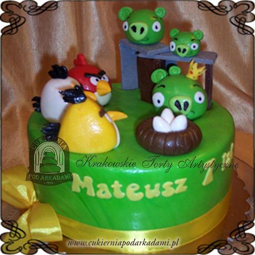 42ADU.Tort-angry-birds-zielone-tlo-domek-swinek-cukiernia-pod-arkadami-krakow